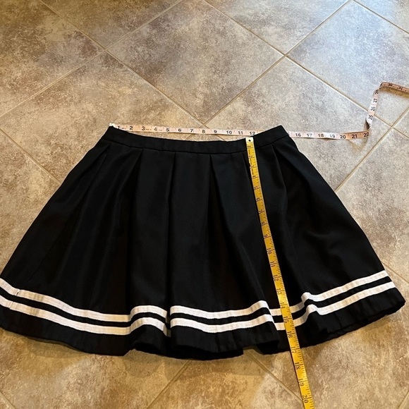 Hot Topic Goth Cheer Black White Stripe Pleated High Rise Mini Skirt Large - Picture 9 of 10